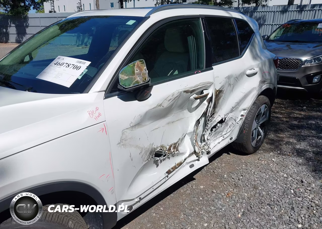 2025 Volvo Xc40 B5 Plus Bright Theme VIN:YV4L12UEXS2603814 - 6