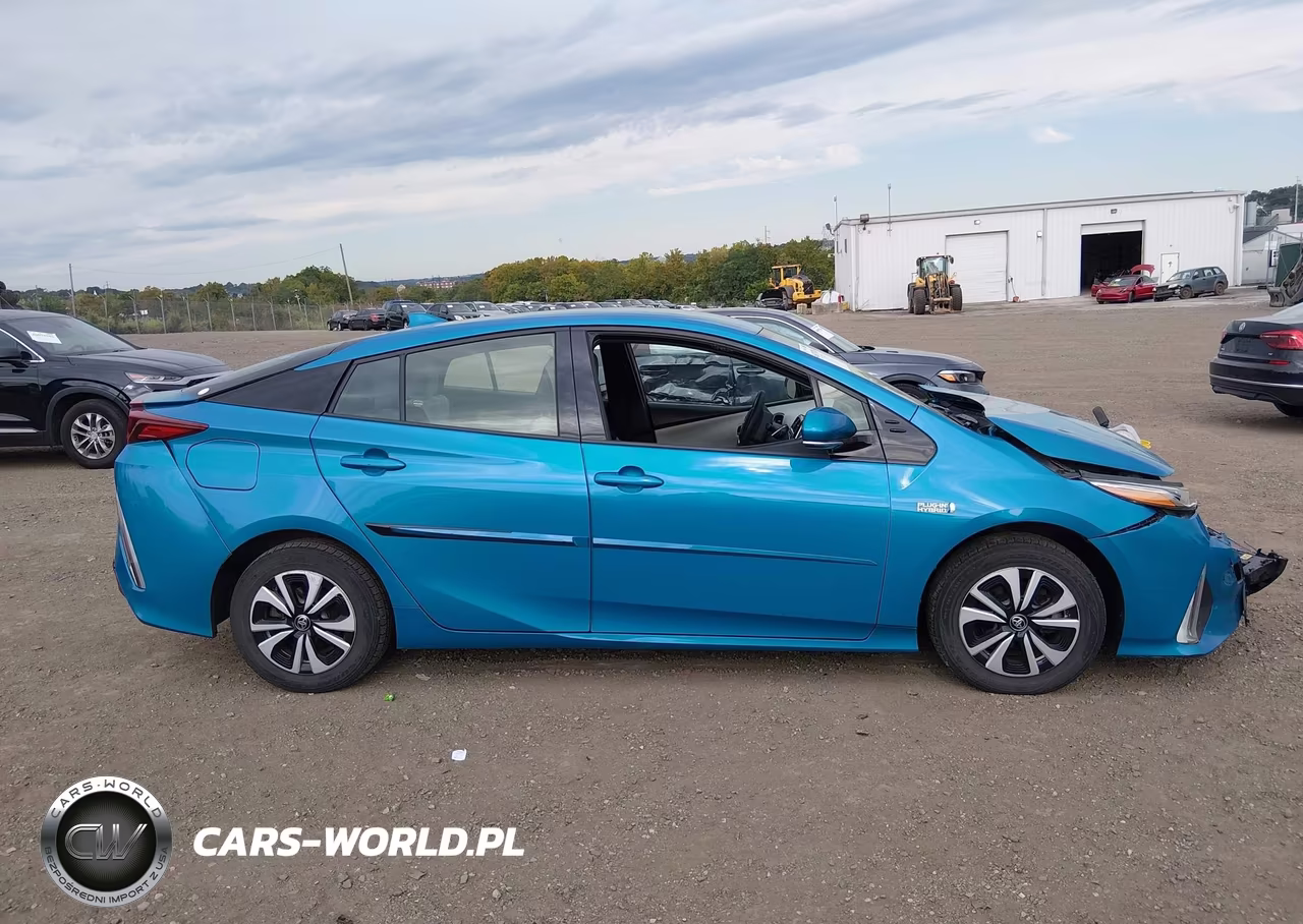 2018 Toyota Prius Prime Plus VIN:JTDKARFPXJ3098520 - 13