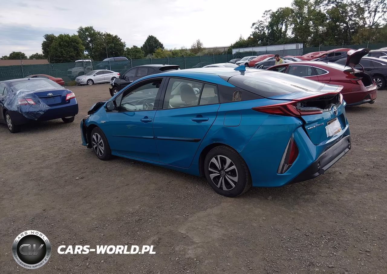 2018 Toyota Prius Prime Plus VIN:JTDKARFPXJ3098520 - 3
