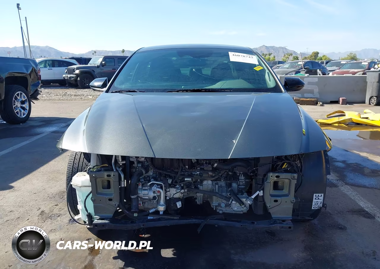 2025 Hyundai Elantra Sel Sport VIN:KMHLM4DG1SU038151 - 13