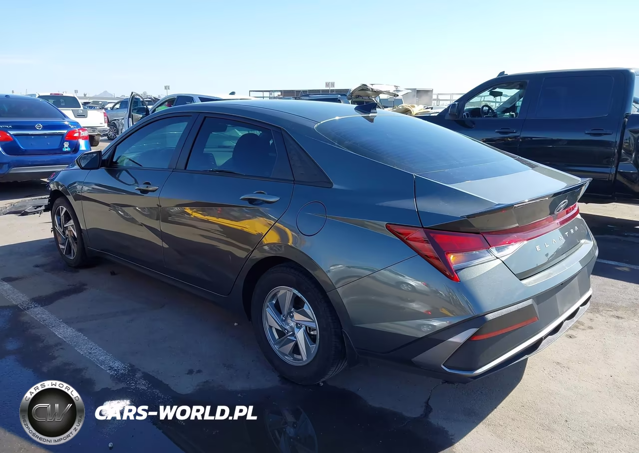 2025 Hyundai Elantra Sel Sport VIN:KMHLM4DG1SU038151 - 3