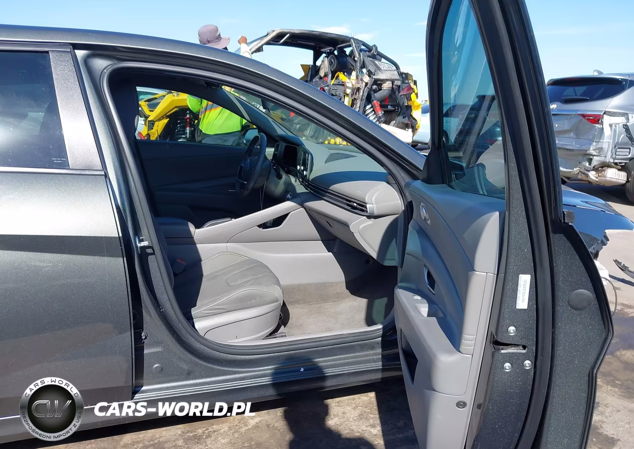 2025 Hyundai Elantra Sel Sport VIN:KMHLM4DG1SU038151 - 5