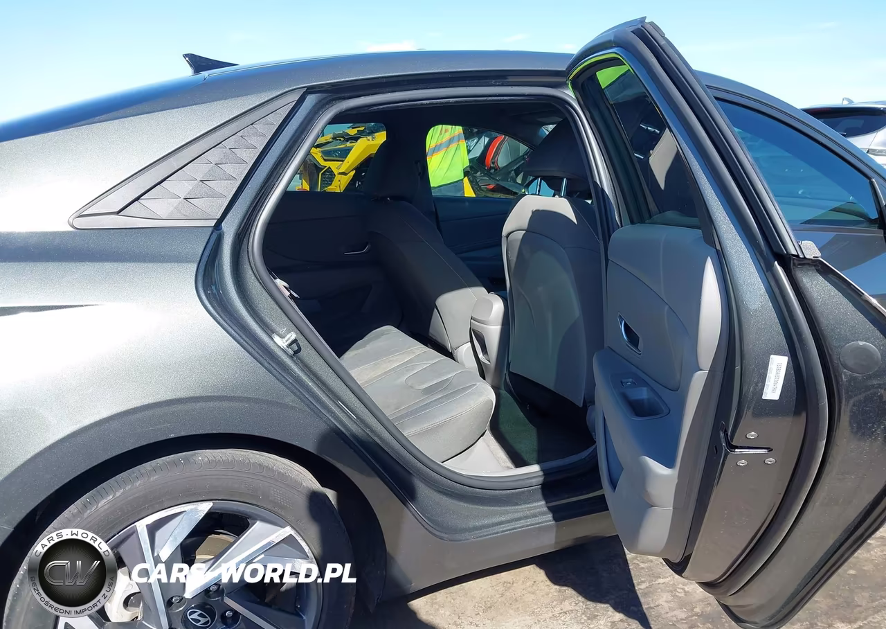 2025 Hyundai Elantra Sel Sport VIN:KMHLM4DG1SU038151 - 8