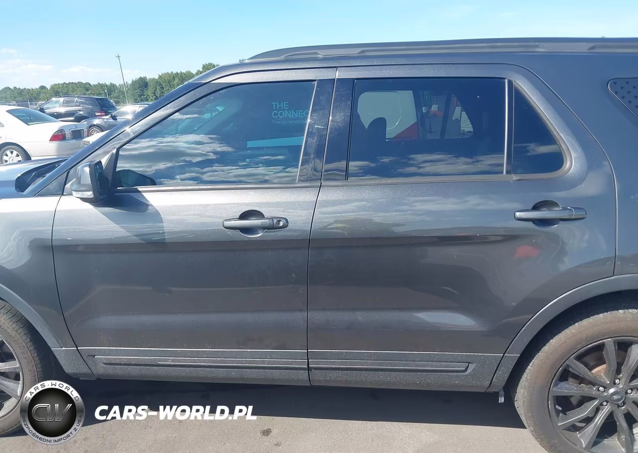 2018 Ford Explorer Xlt VIN:1FM5K8D8XJGC44726 - 14