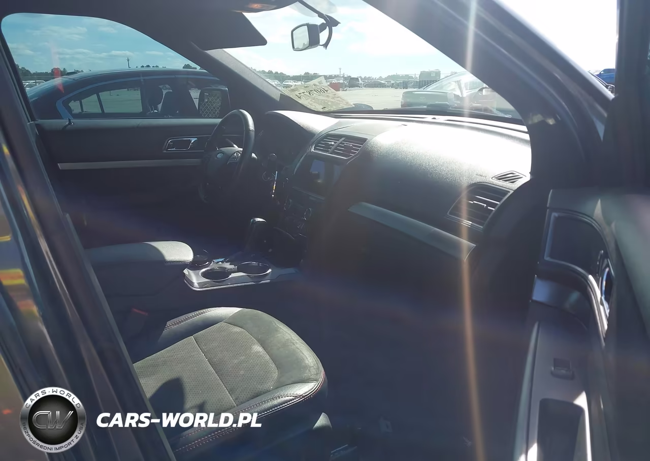 2018 Ford Explorer Xlt VIN:1FM5K8D8XJGC44726 - 5