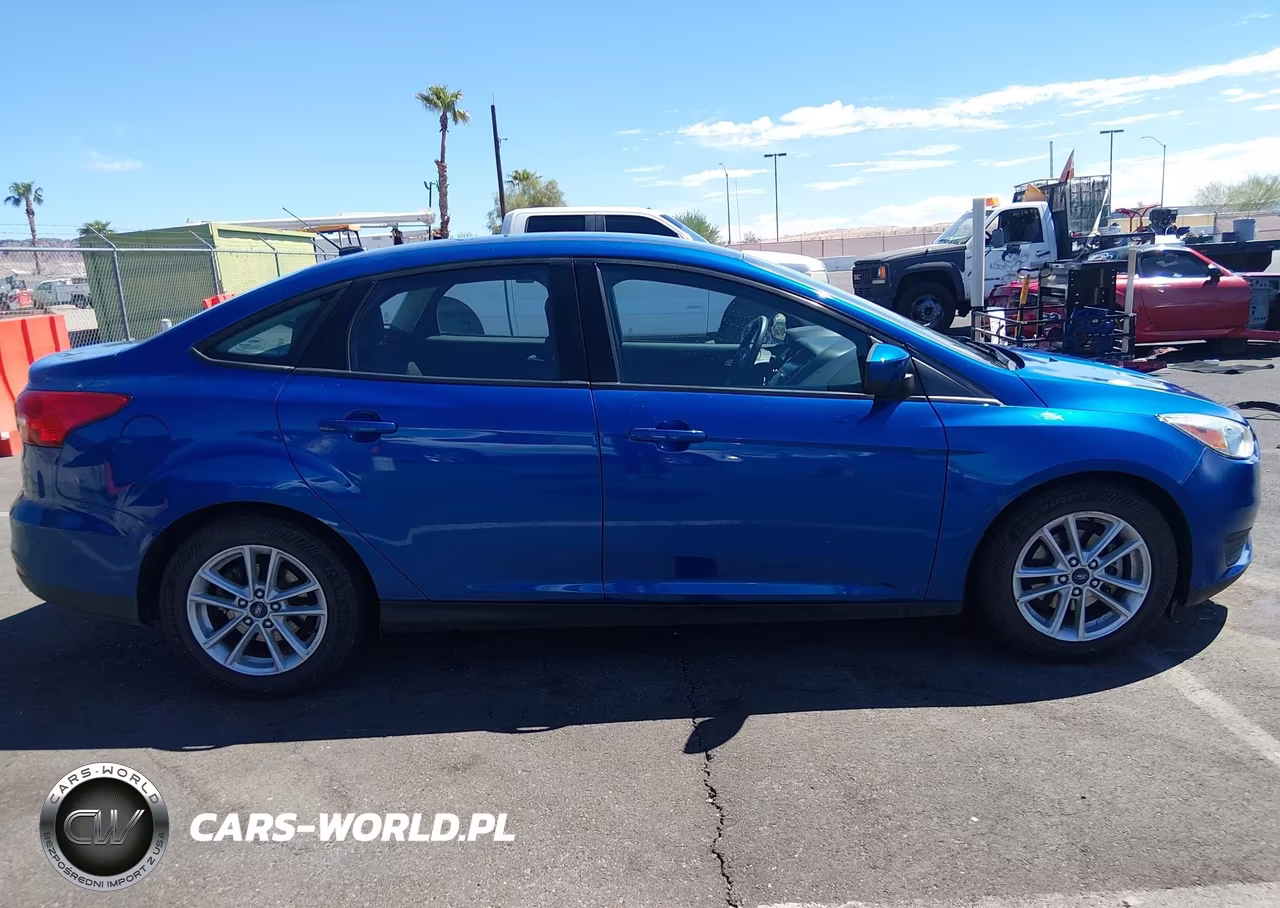 2018 Ford Focus Se VIN:1FADP3FEXJL261126 - 13