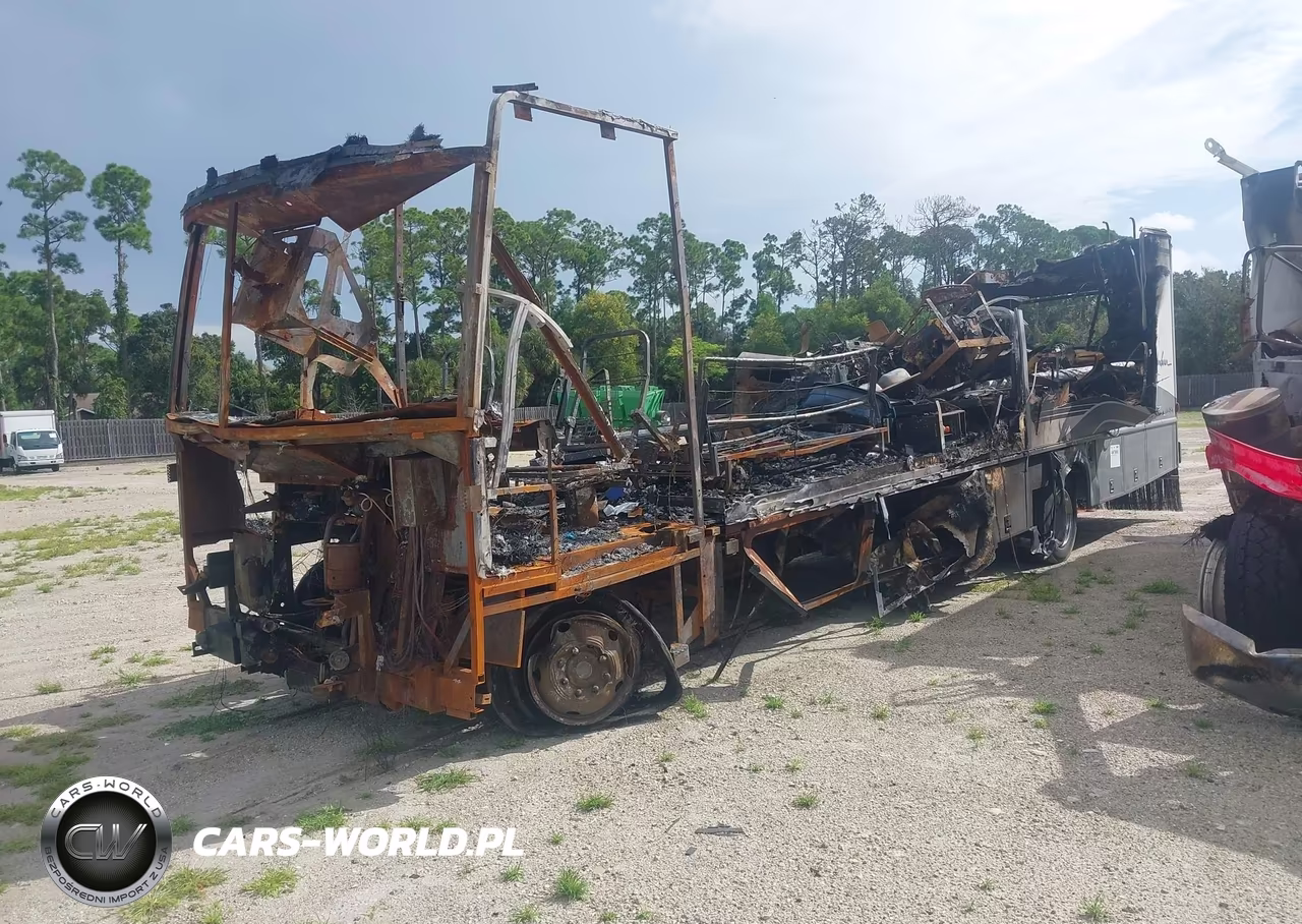 1999 Ford F550 Super Duty Stripped Chass VIN:3FCNF53S9XJA07813 - 2