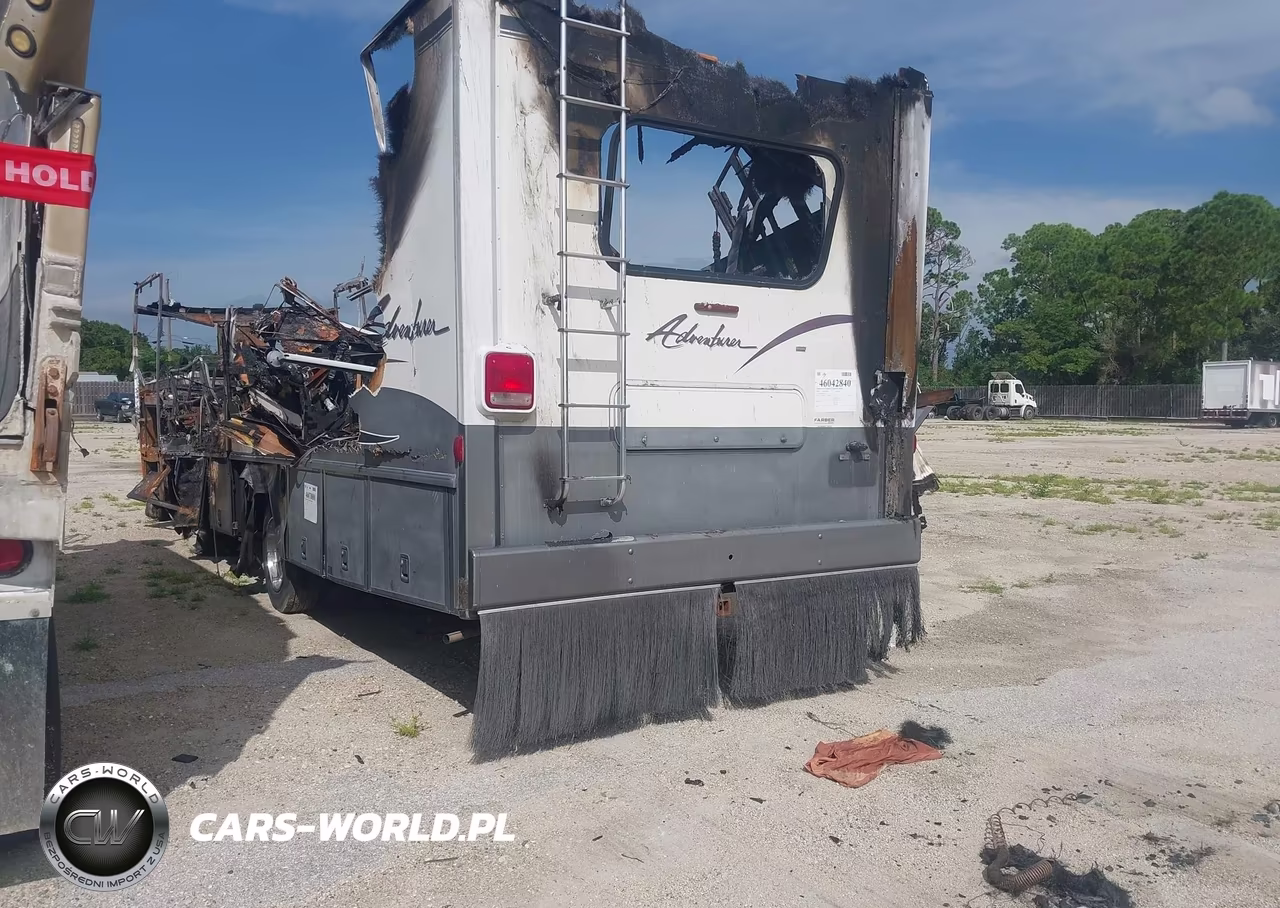 1999 Ford F550 Super Duty Stripped Chass VIN:3FCNF53S9XJA07813 - 3