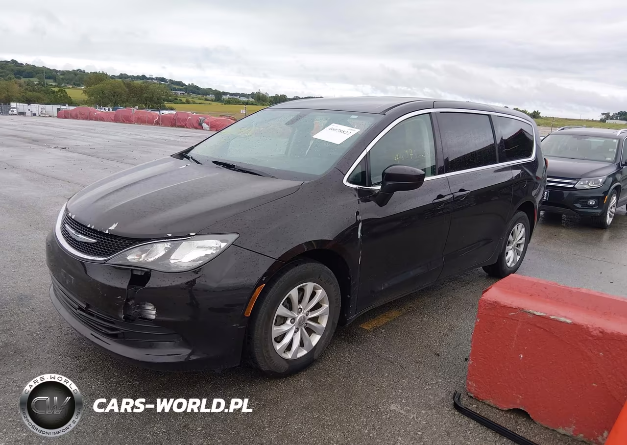 2017 Chrysler Pacifica Touring VIN:2C4RC1DGXHR676002 - 2