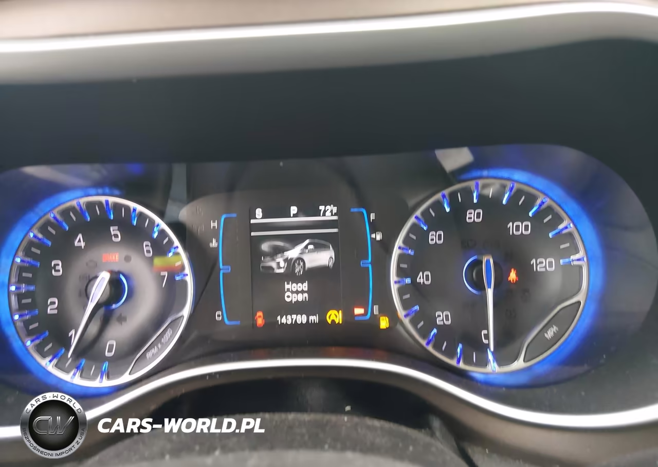 2017 Chrysler Pacifica Touring VIN:2C4RC1DGXHR676002 - 7