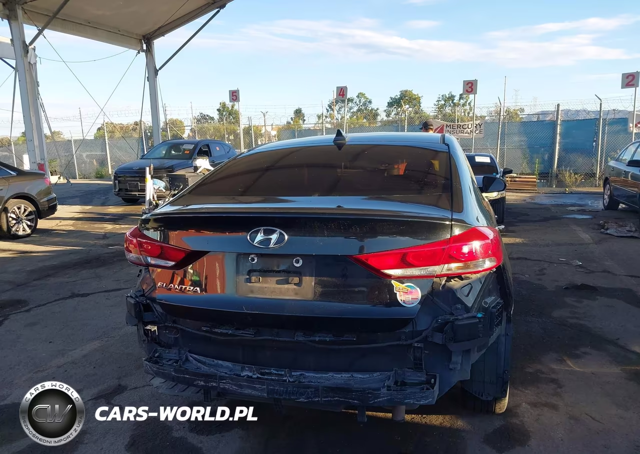 2018 Hyundai Elantra Sel VIN:5NPD84LF2JH221718 - 17