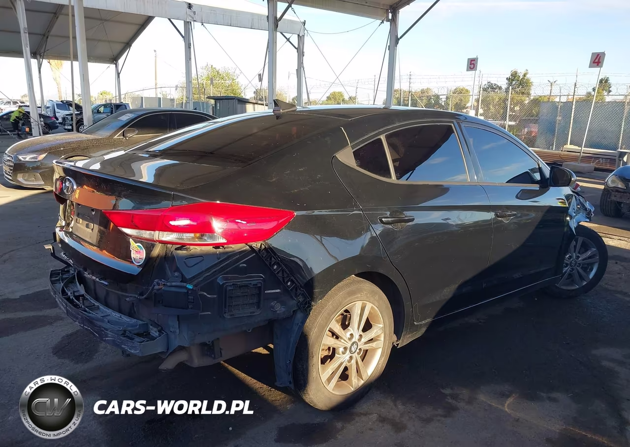 2018 Hyundai Elantra Sel VIN:5NPD84LF2JH221718 - 4