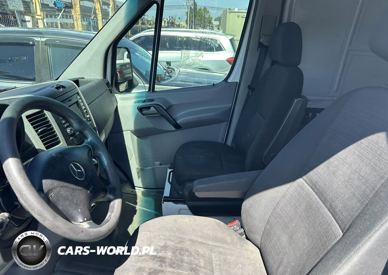 2015 Mercedes-Benz Sprinter 2500 High Roof VIN:WD3PE8CC9F5990303 - 4