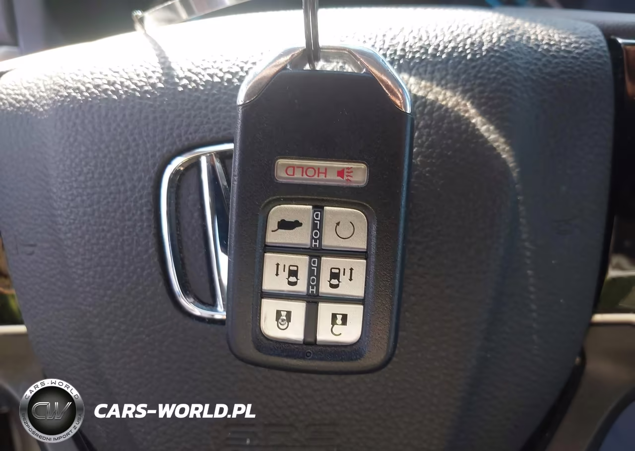 2021 Honda Odyssey Touring VIN:5FNRL6H87MB000256 - 11