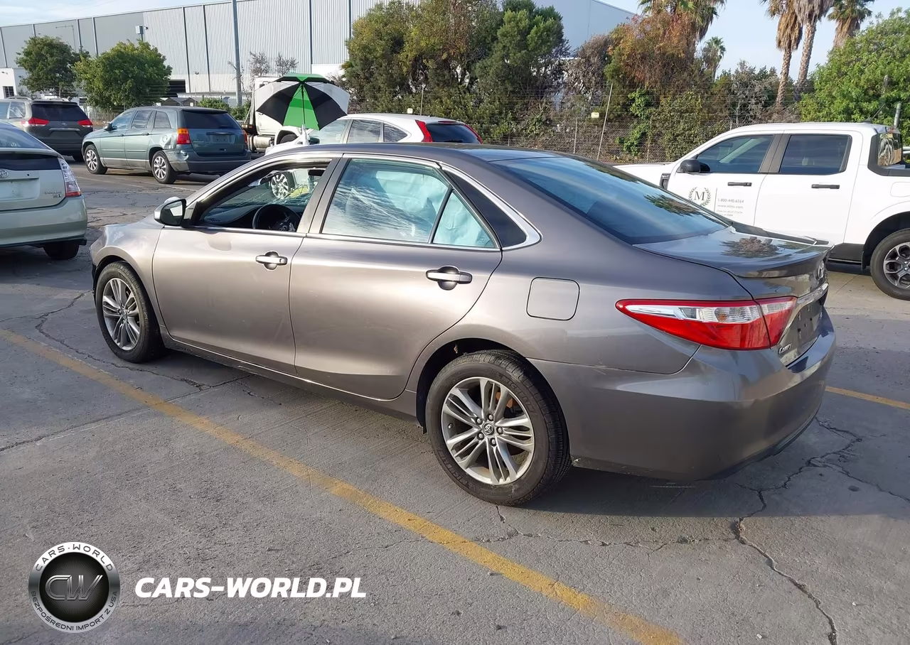 2016 Toyota Camry Se VIN:4T1BF1FK2GU609689 - 3
