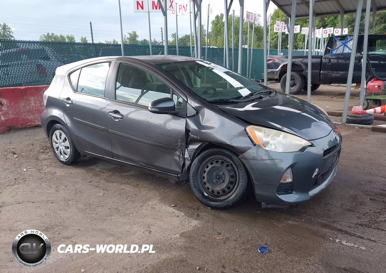 2013 Toyota Prius C Two