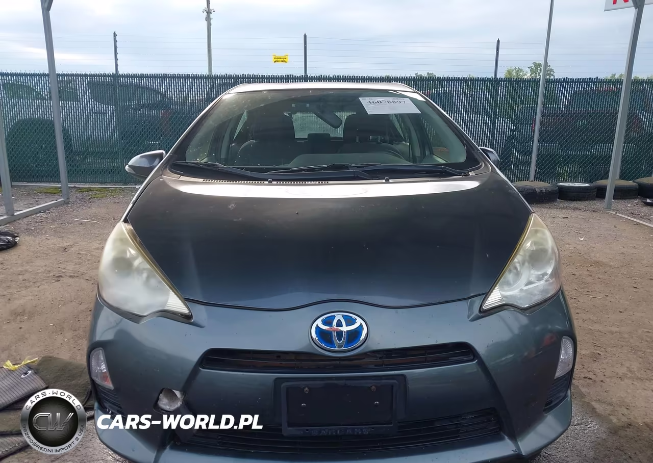 2013 Toyota Prius C Two VIN:JTDKDTB37D1542136 - 12