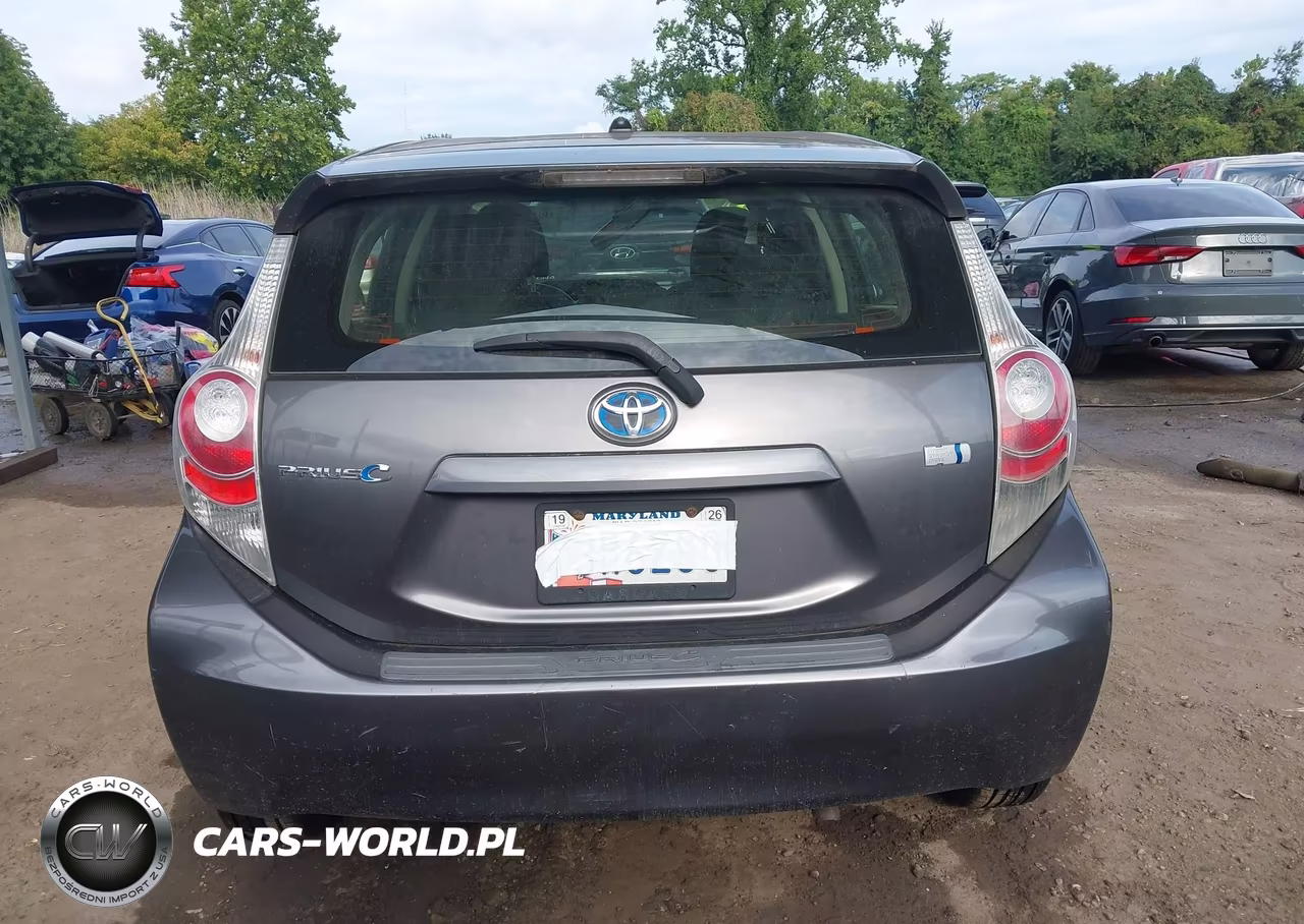 2013 Toyota Prius C Two VIN:JTDKDTB37D1542136 - 16