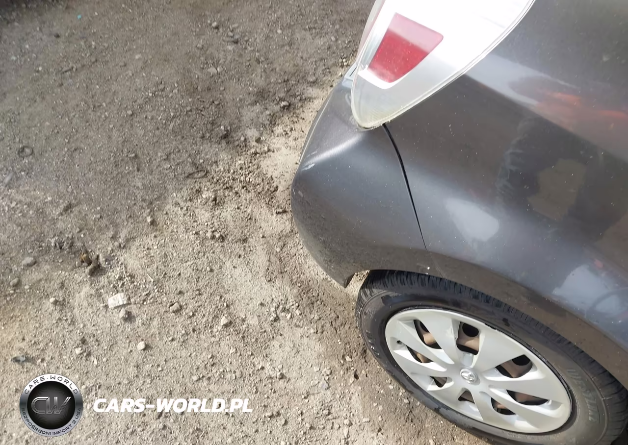 2013 Toyota Prius C Two VIN:JTDKDTB37D1542136 - 18
