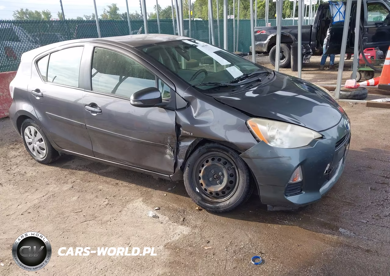 2013 Toyota Prius C Two VIN:JTDKDTB37D1542136 - 6