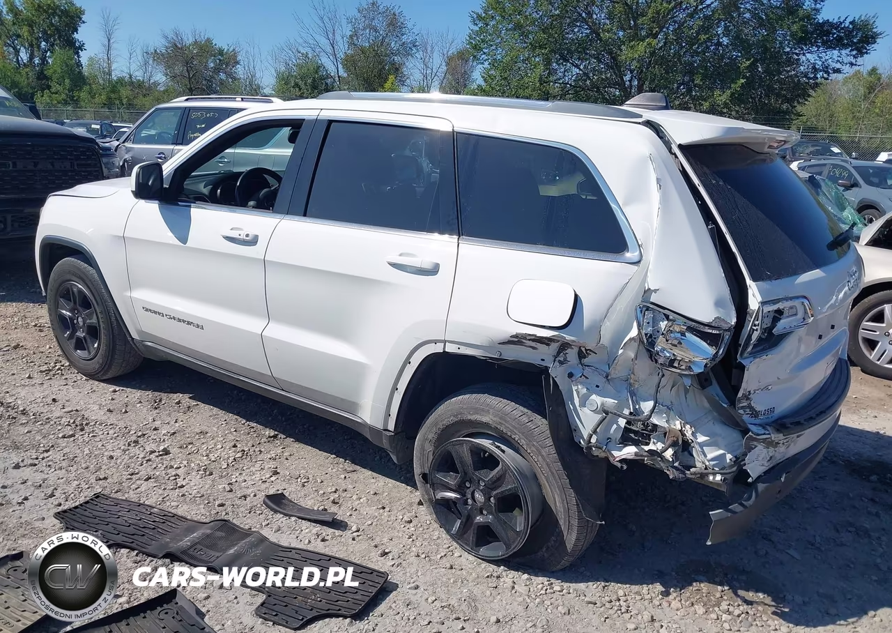 2016 Jeep Grand Cherokee Laredo VIN:1C4RJFAG3GC303396 - 3