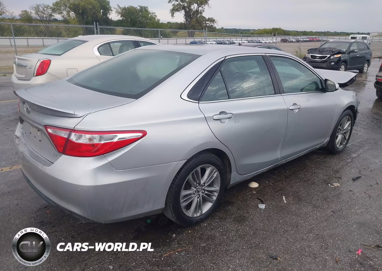 2015 Toyota Camry Se VIN:4T1BF1FK9FU894261 - 4