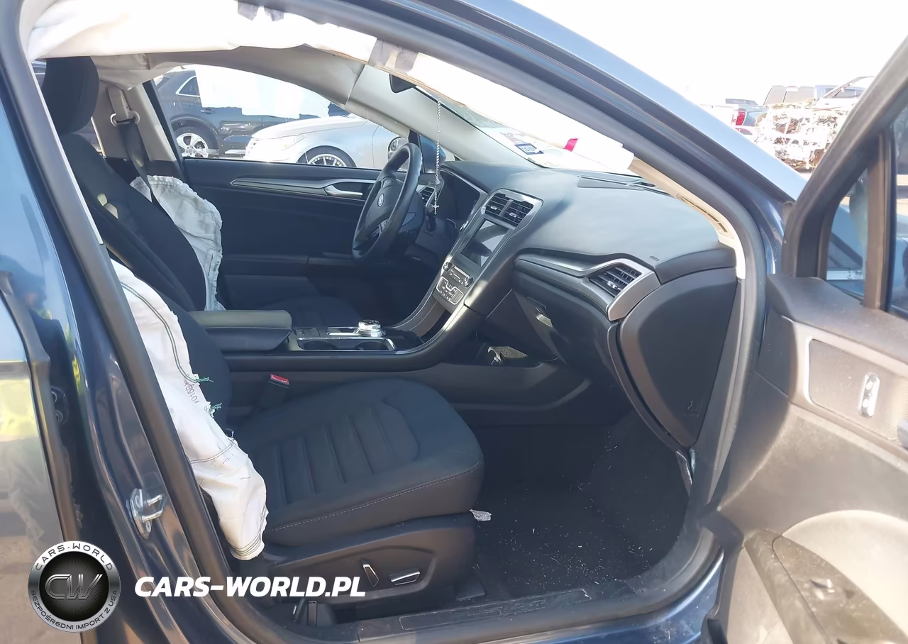 2018 Ford Fusion Se VIN:3FA6P0HDXJR149861 - 5