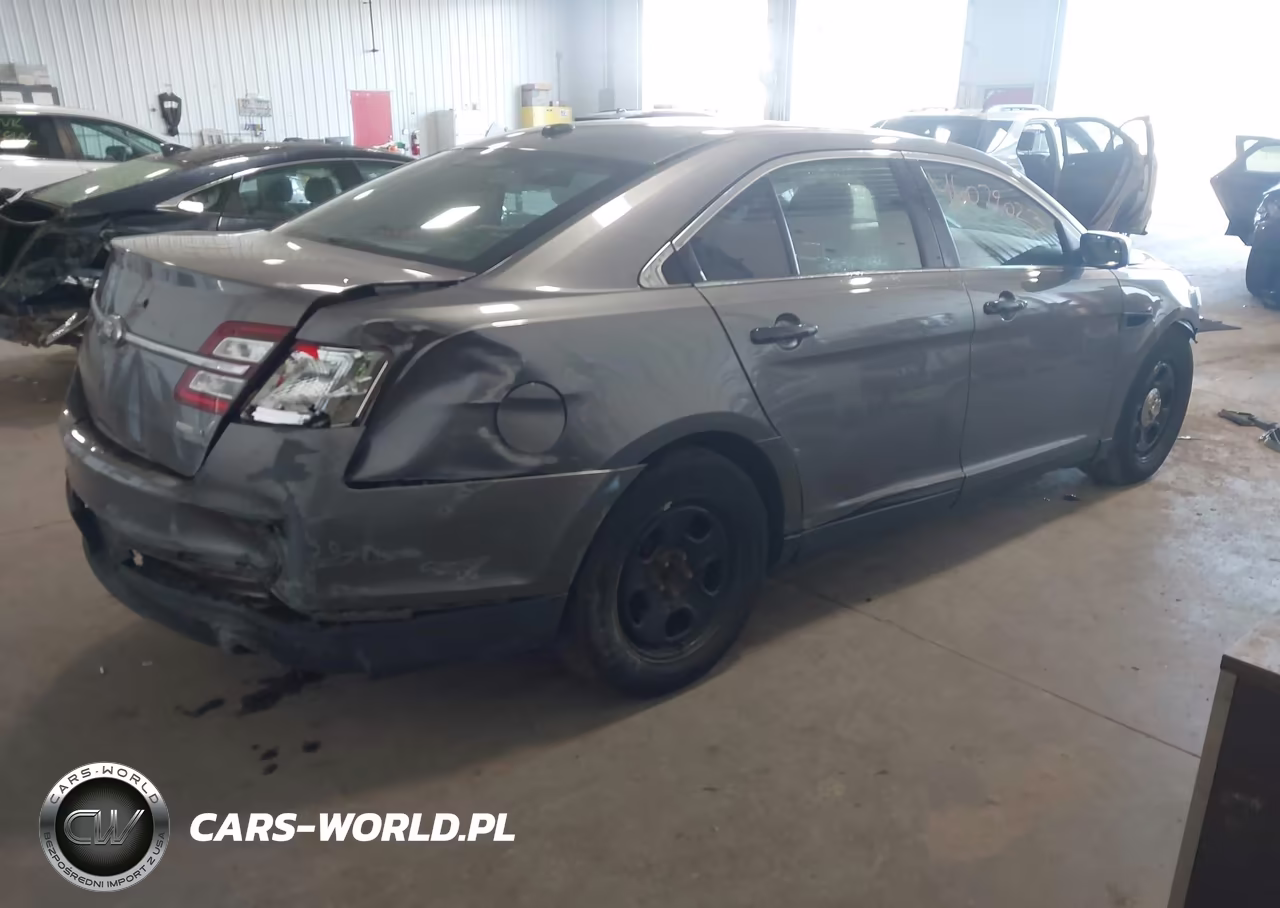 2013 Ford Police Interceptor VIN:1FAHP2M82DG162645 - 4
