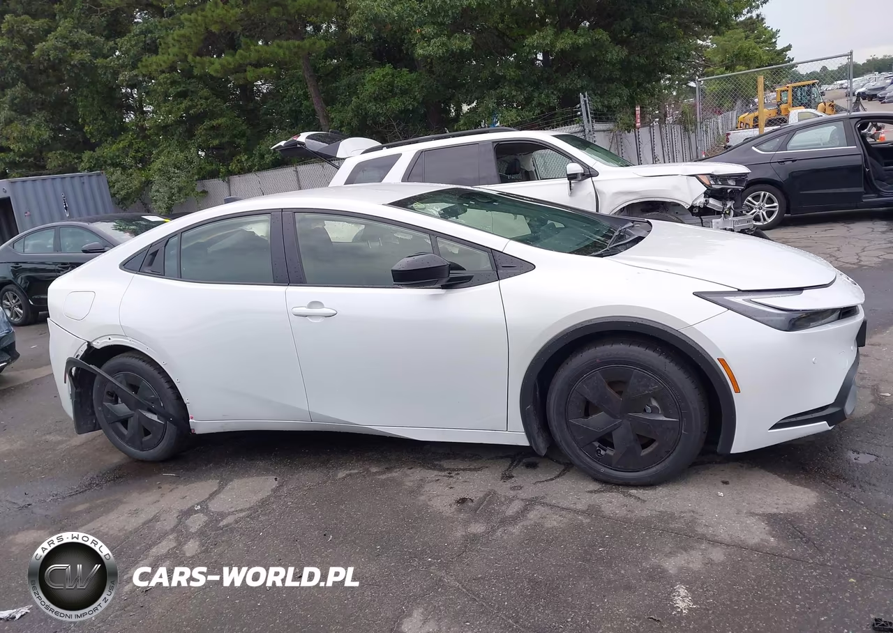 2026 Toyota Prius Plug-In Hybrid Se VIN:JTDACACU1T3069508 - 13