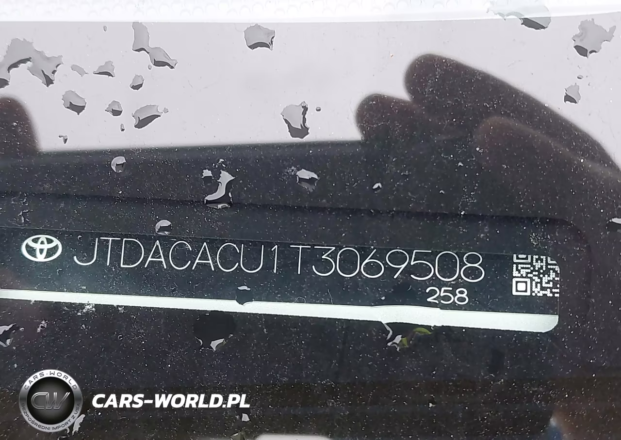 2026 Toyota Prius Plug-In Hybrid Se VIN:JTDACACU1T3069508 - 17