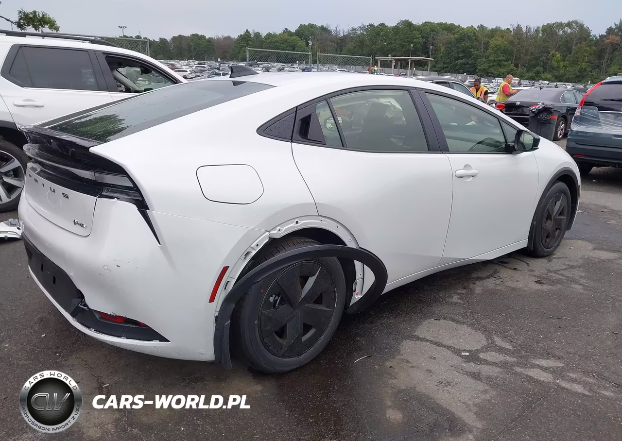 2026 Toyota Prius Plug-In Hybrid Se VIN:JTDACACU1T3069508 - 4
