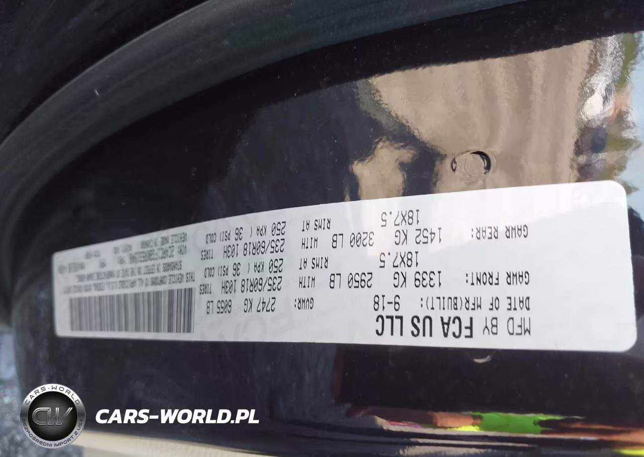 2019 Chrysler Pacifica Touring Plus VIN:2C4RC1FG8KR531948 - 9