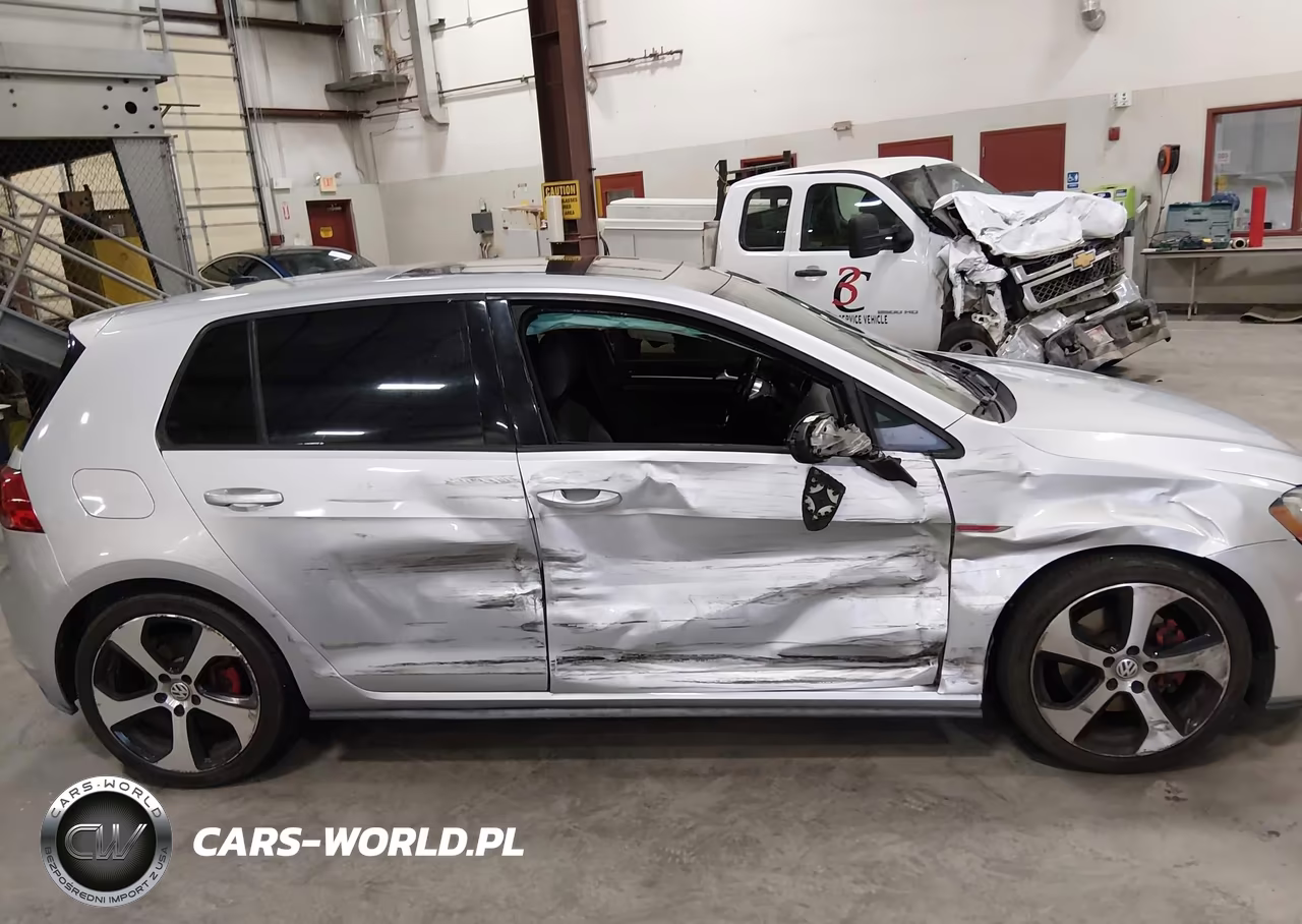 2015 Volkswagen Golf Gti 2.0T Se 4-Door VIN:3VW5T7AUXFM063911 - 13