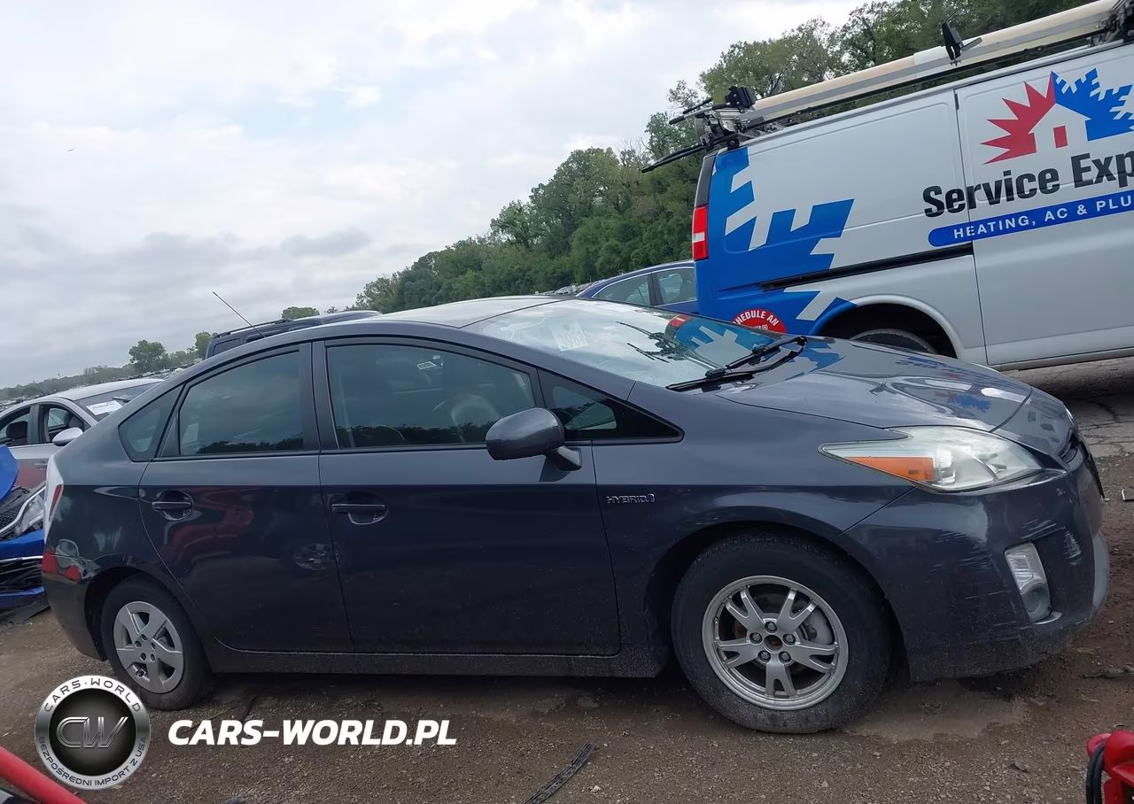 2011 Toyota Prius Three VIN:JTDKN3DU1B5348761 - 13