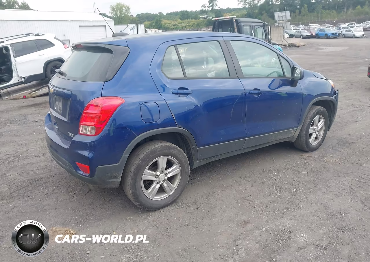 2017 Chevrolet Trax Ls VIN:3GNCJNSB7HL133852 - 4