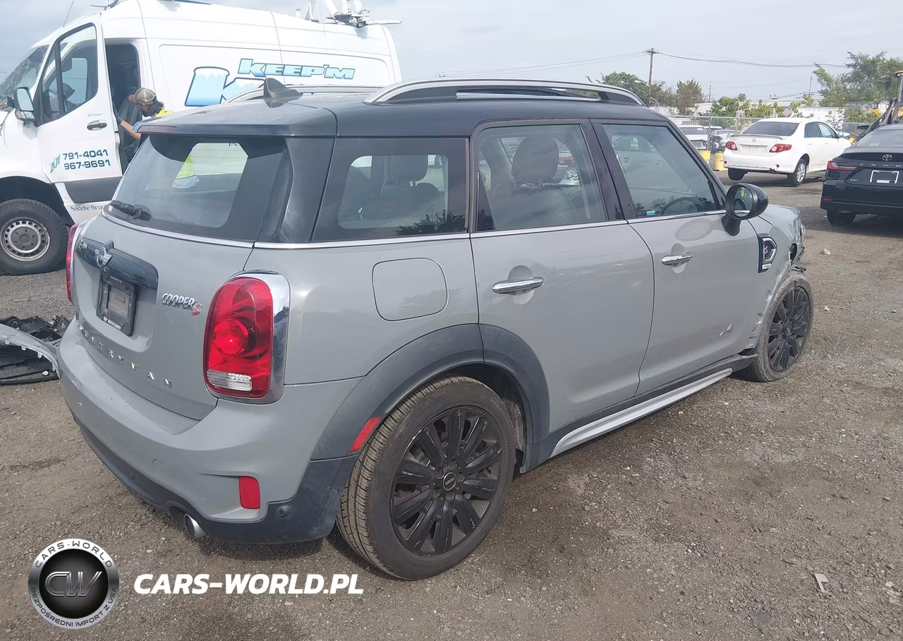 2017 Mini Countryman Cooper S VIN:WMZYT5C3XH3D81348 - 4