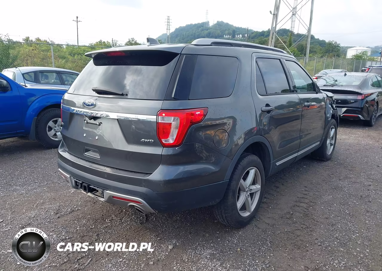 2017 Ford Explorer Xlt VIN:1FM5K8D8XHGA73907 - 4