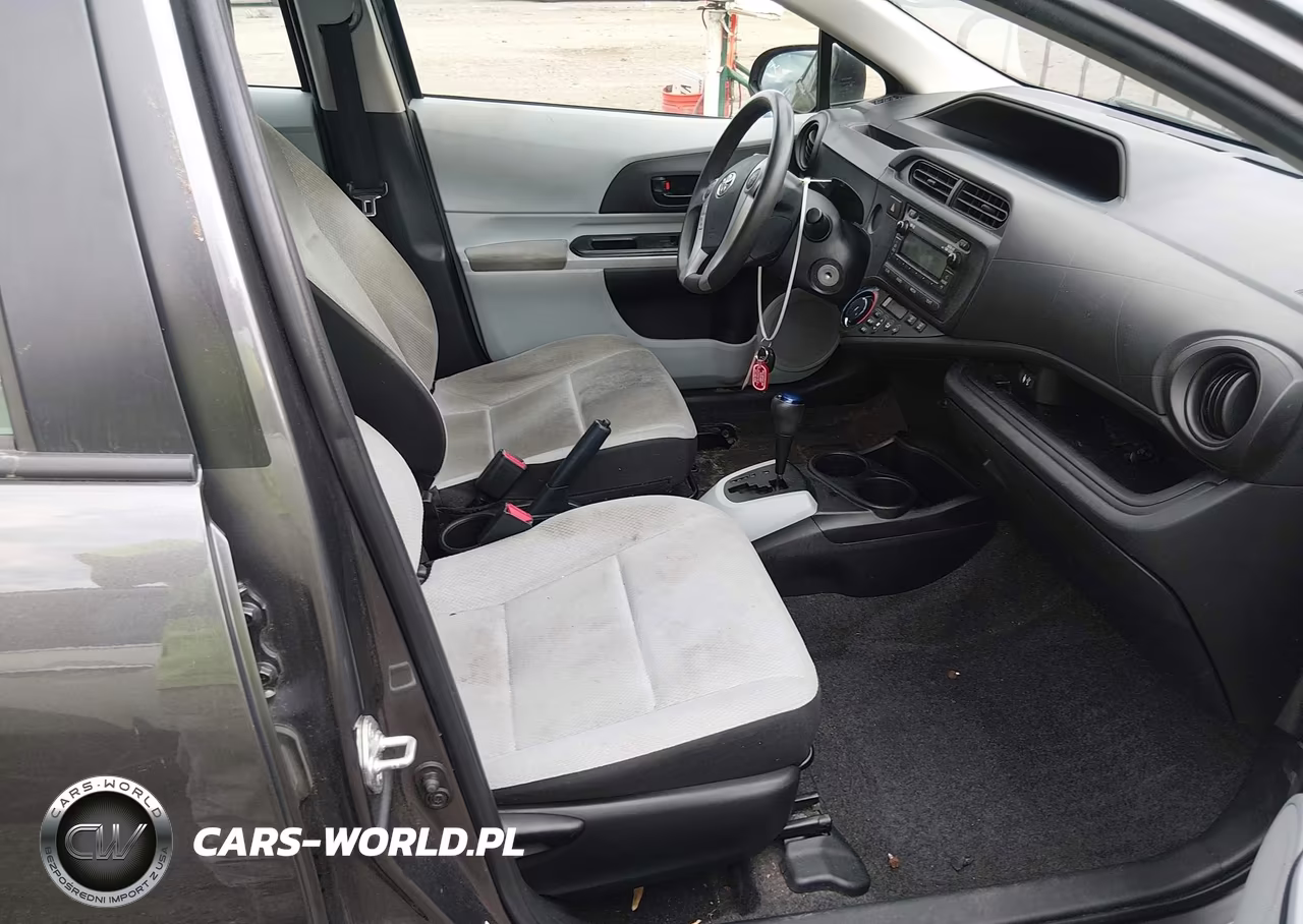 2012 Toyota Prius C One VIN:JTDKDTB35C1500403 - 5