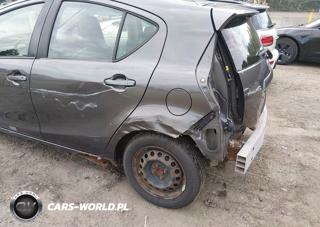 2012 Toyota Prius C One VIN:JTDKDTB35C1500403 - 6