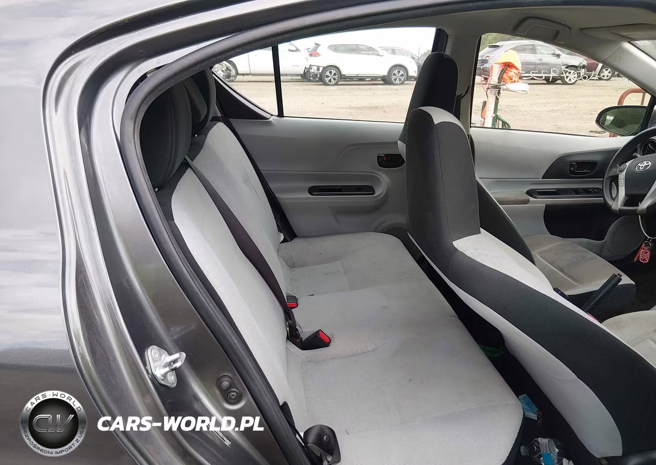 2012 Toyota Prius C One VIN:JTDKDTB35C1500403 - 8