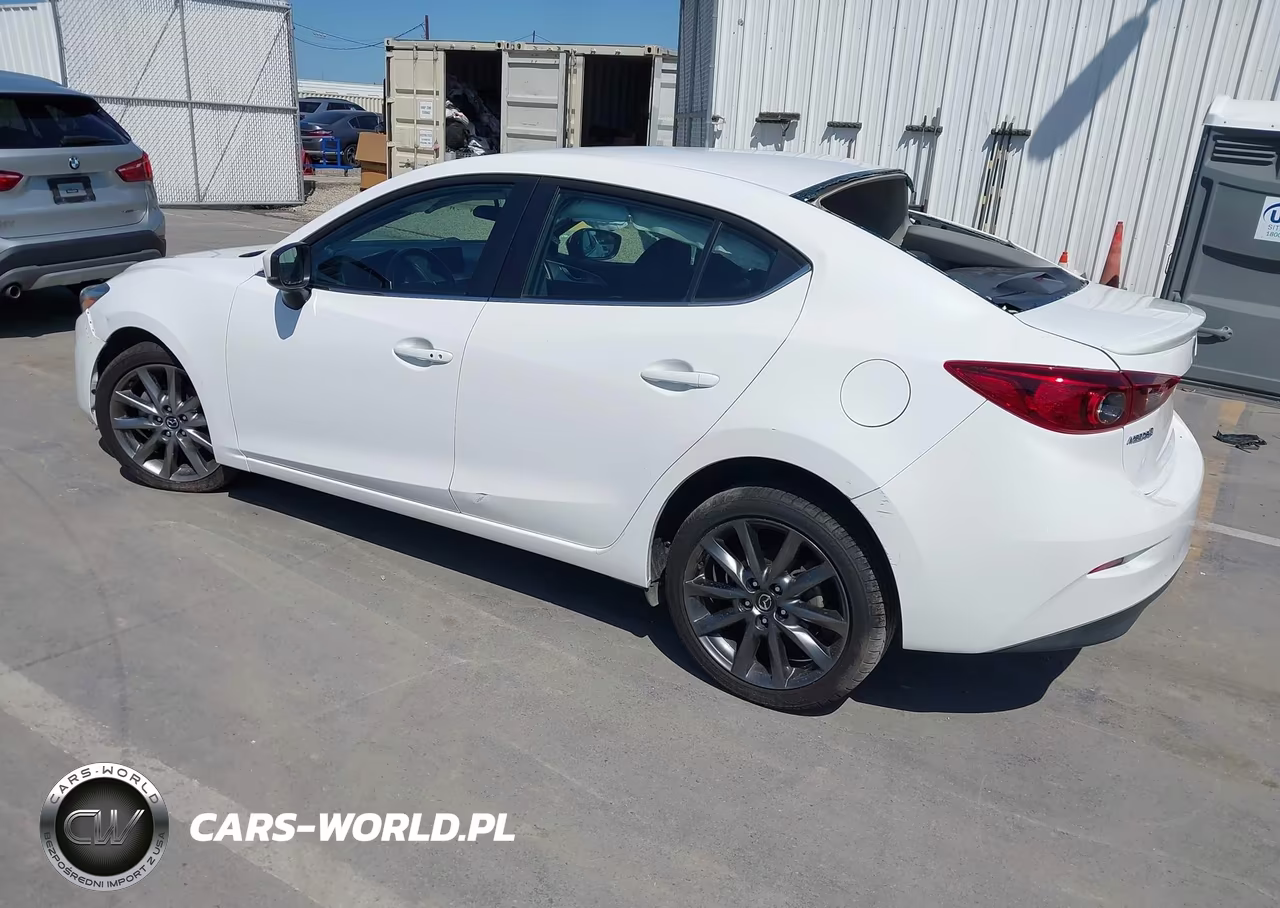 2018 Mazda Mazda3 Touring VIN:3MZBN1V31JM202375 - 3