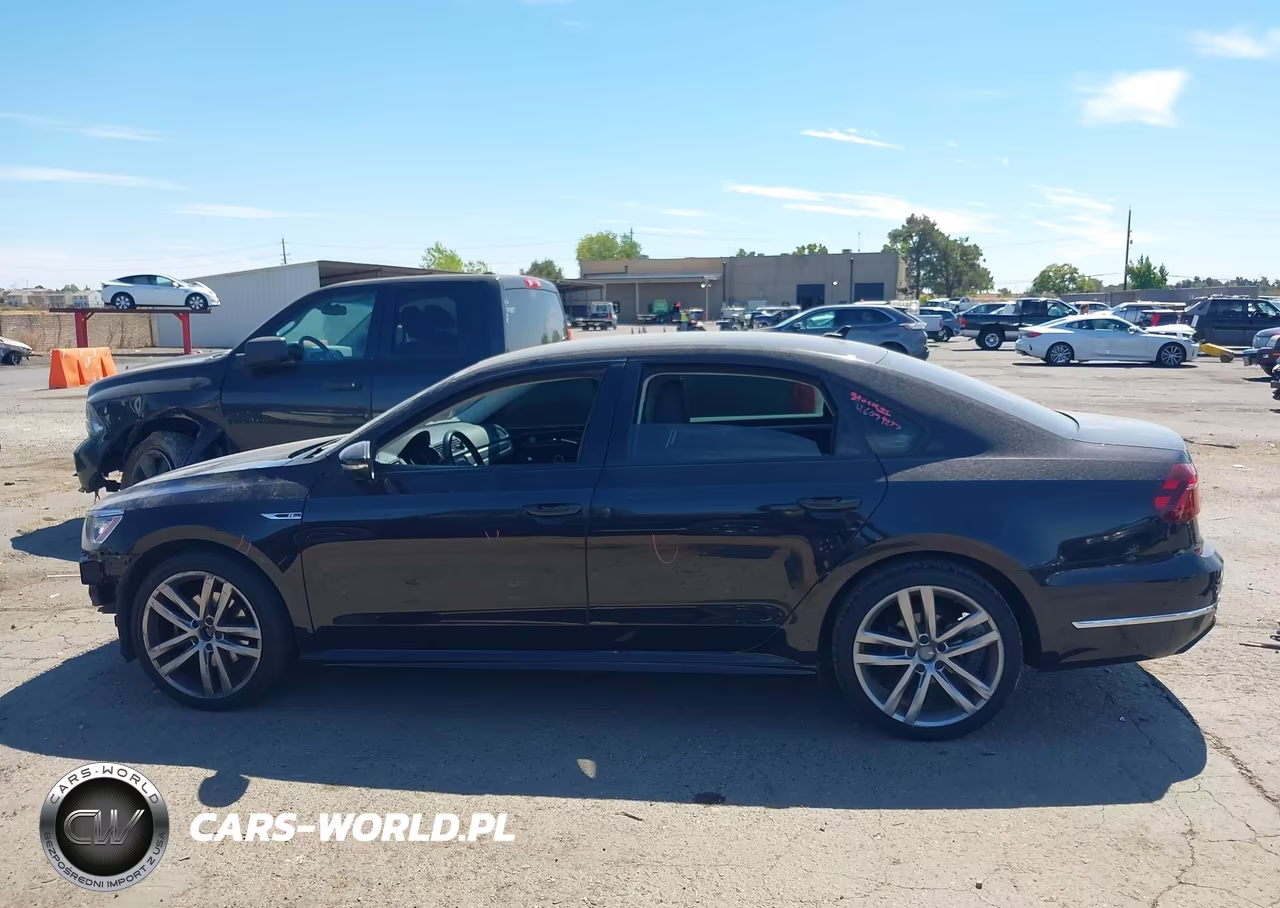 2018 Volkswagen Passat 2.0T R-Line-2.0T S VIN:1VWAA7A30JC039767 - 13
