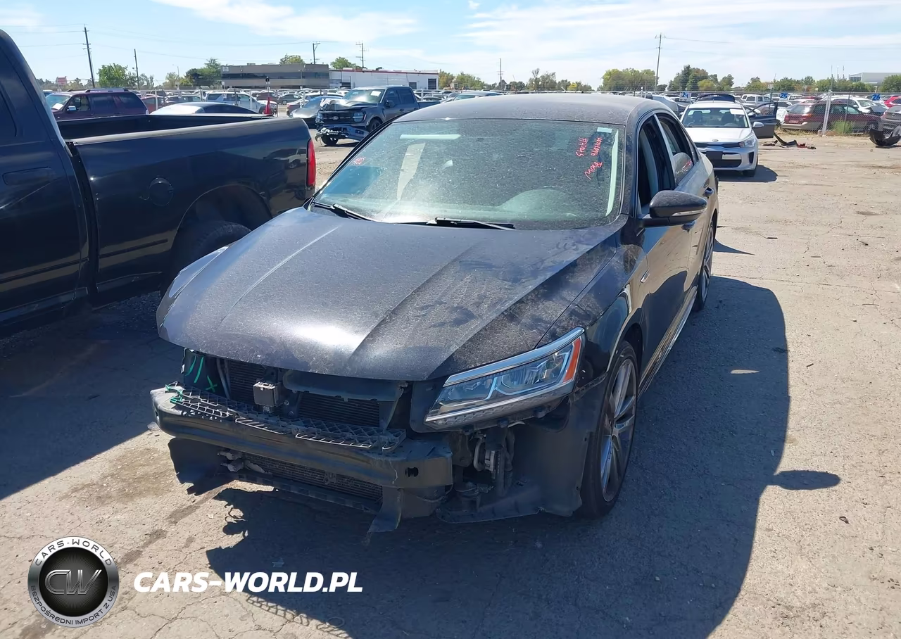 2018 Volkswagen Passat 2.0T R-Line-2.0T S VIN:1VWAA7A30JC039767 - 2