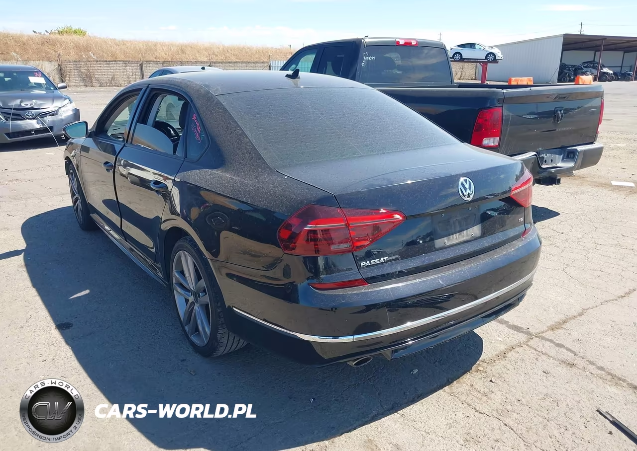 2018 Volkswagen Passat 2.0T R-Line-2.0T S VIN:1VWAA7A30JC039767 - 3