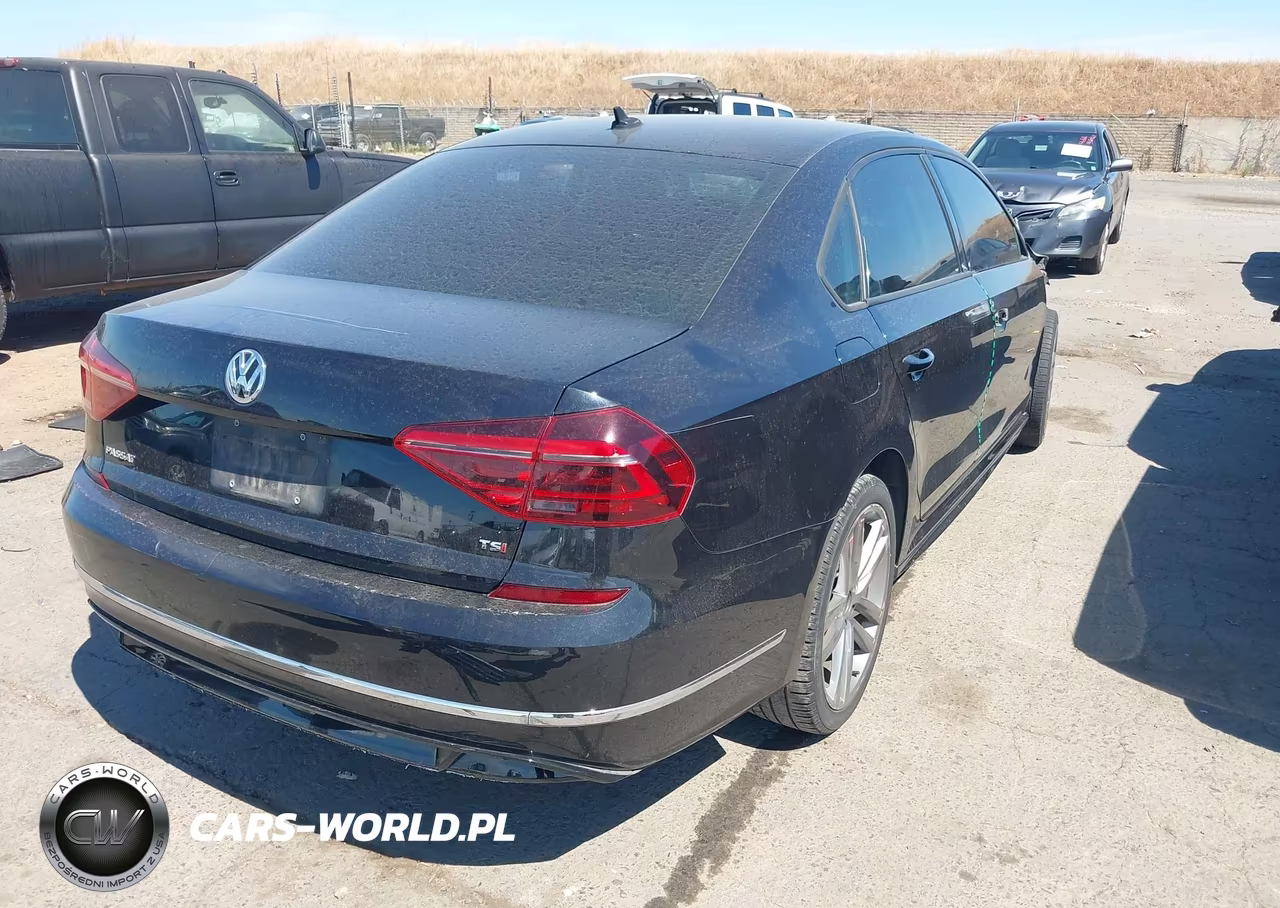 2018 Volkswagen Passat 2.0T R-Line-2.0T S VIN:1VWAA7A30JC039767 - 4