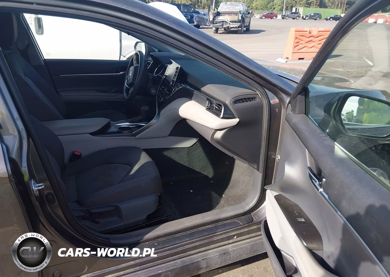 2021 Toyota Camry Le VIN:4T1C11AK9MU540974 - 5