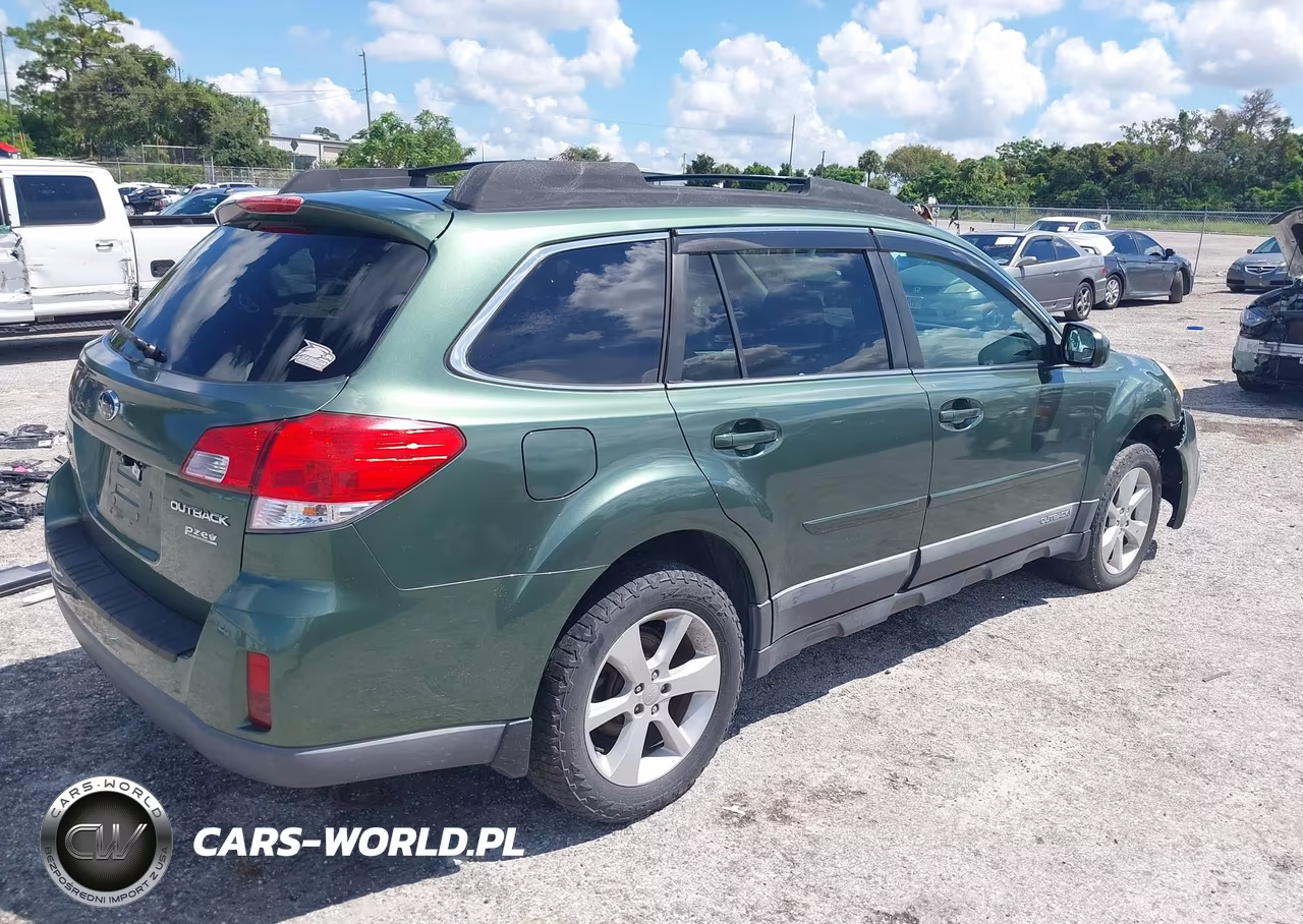 2013 Subaru Outback 2.5I Premium VIN:4S4BRBCC7D3295534 - 4