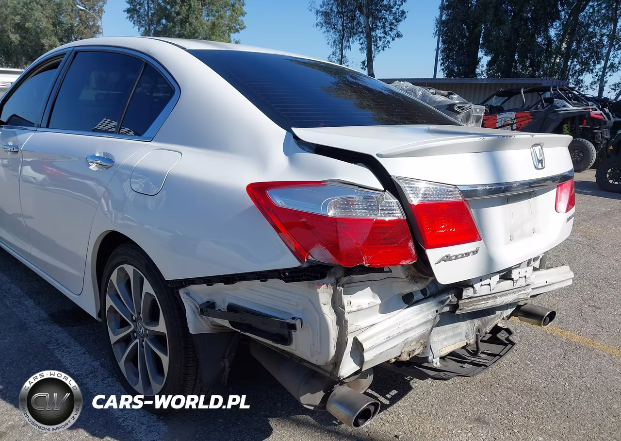 2015 Honda Accord Sport VIN:1HGCR2F52FA135809 - 13
