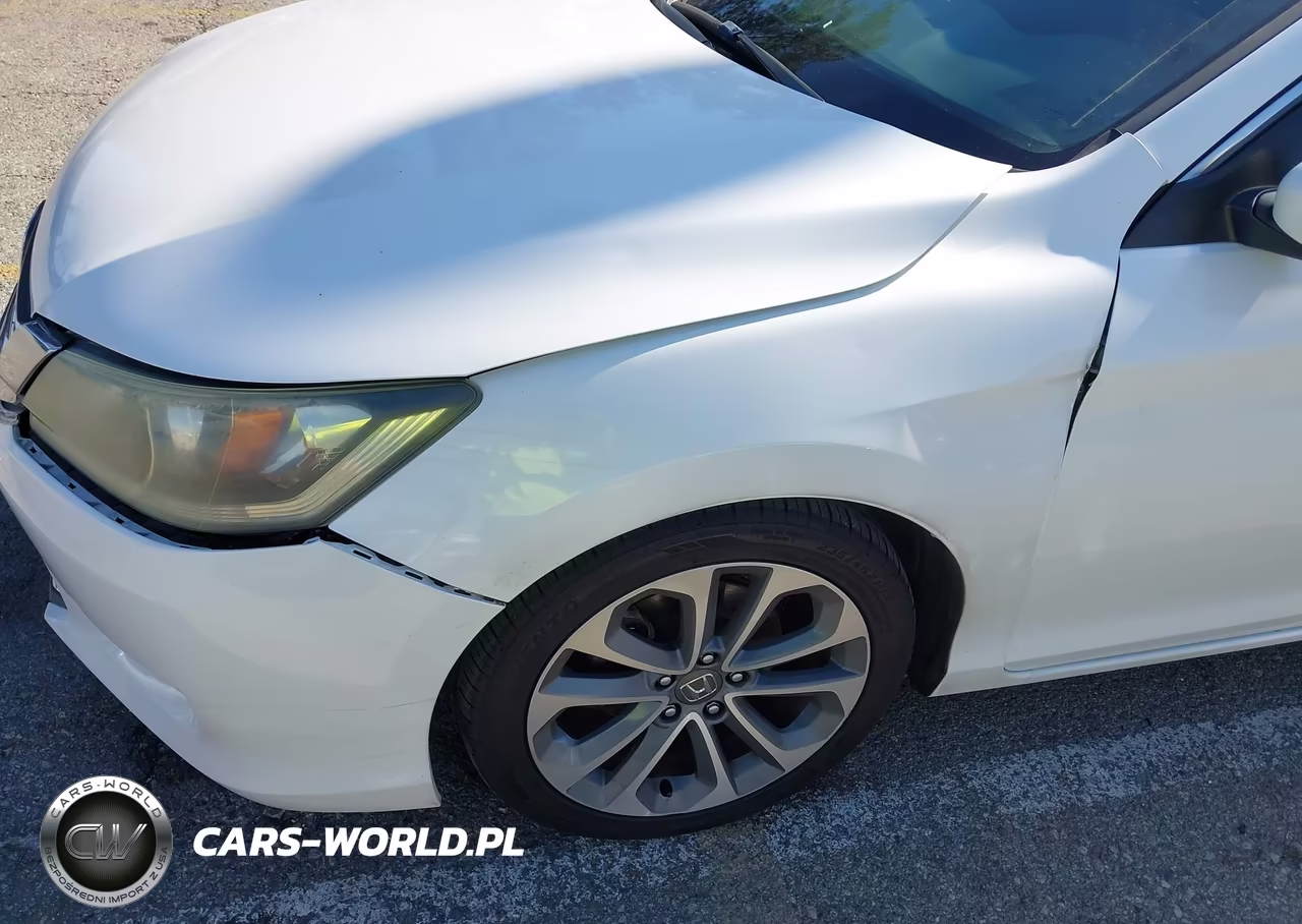 2015 Honda Accord Sport VIN:1HGCR2F52FA135809 - 14