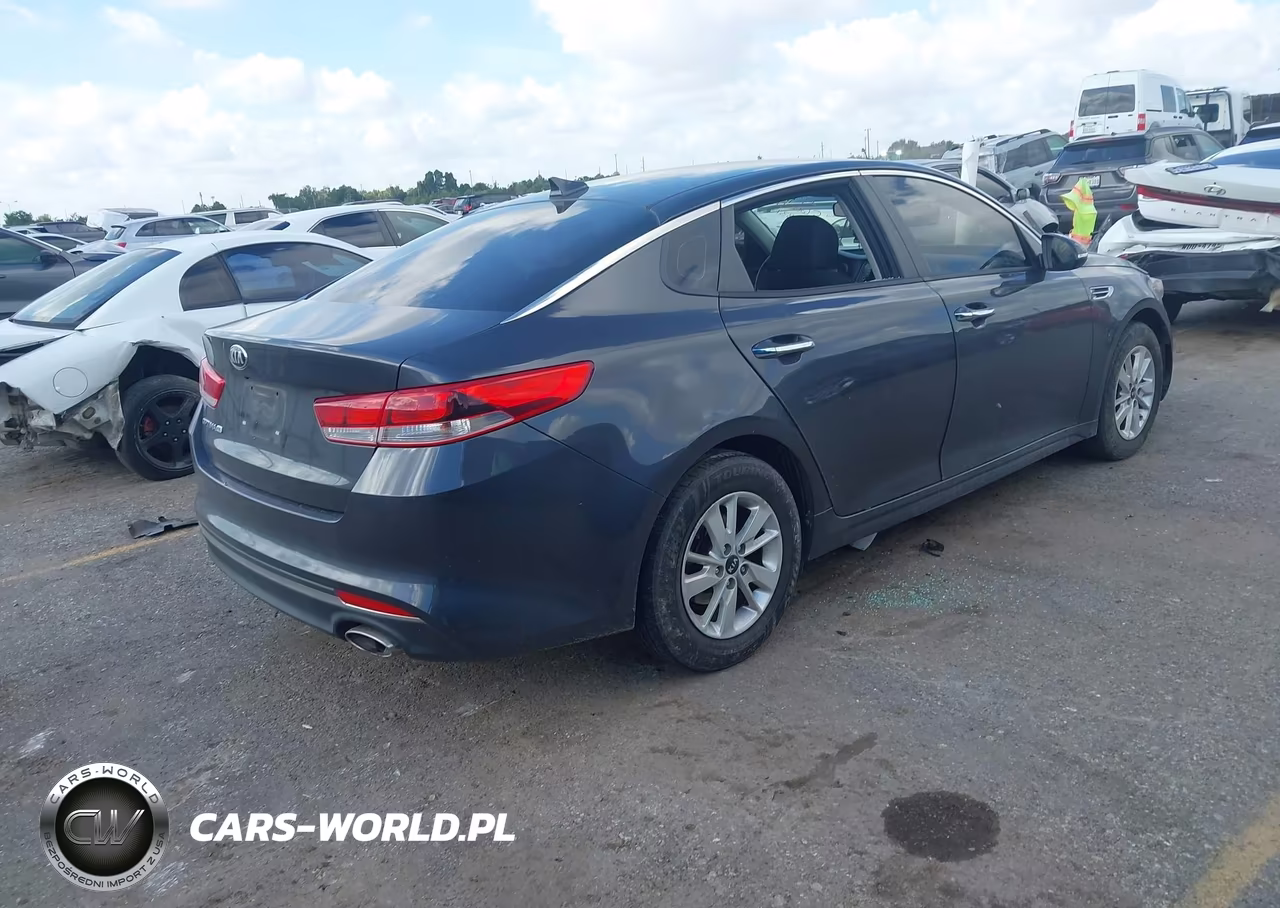2017 Kia Optima Lx VIN:5XXGT4L3XHG151831 - 4